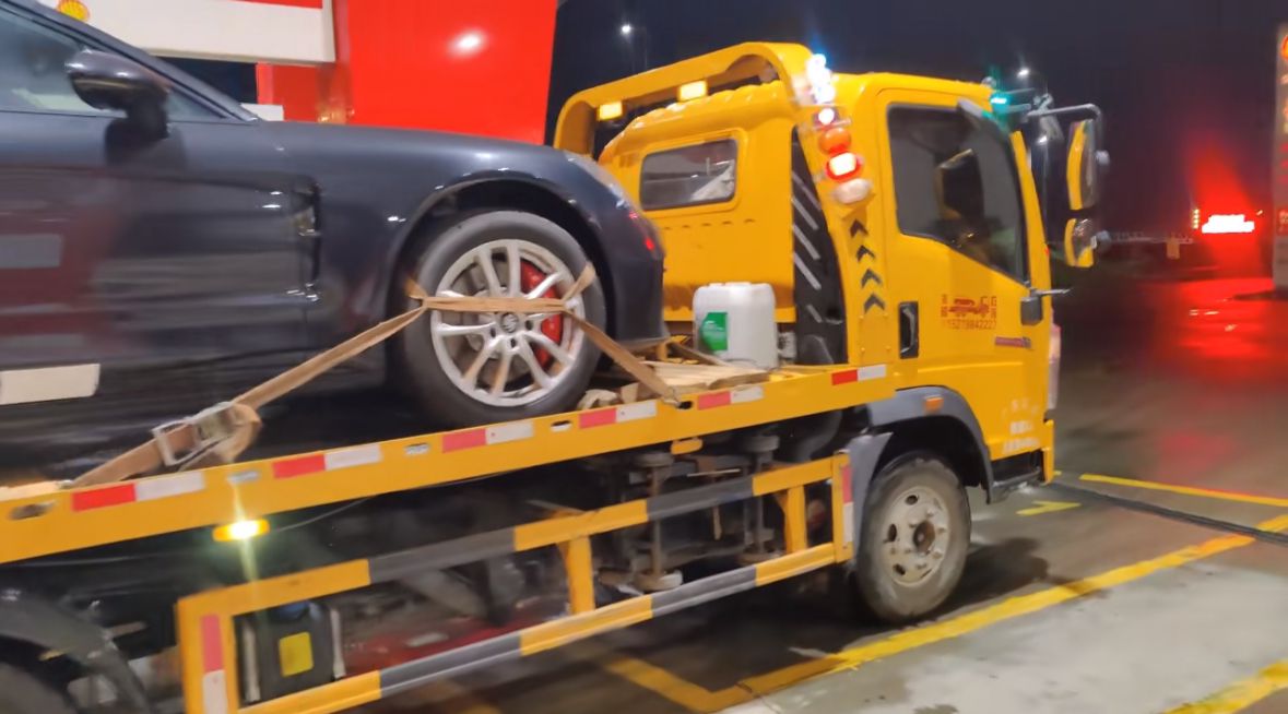 娄底行车途中遇到突发状况该如何呼叫道路救援？
